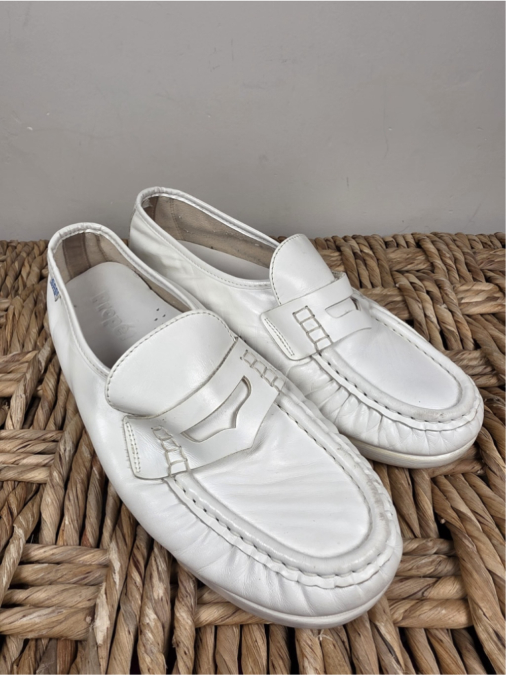 SAS White Leather Penny Loafers Womens Sz 8 W Wide Comfort Moc Toe Walking Shoes